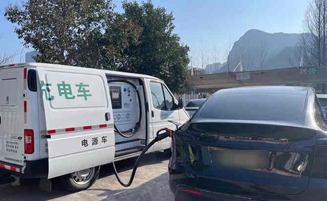 保德汽车搭电